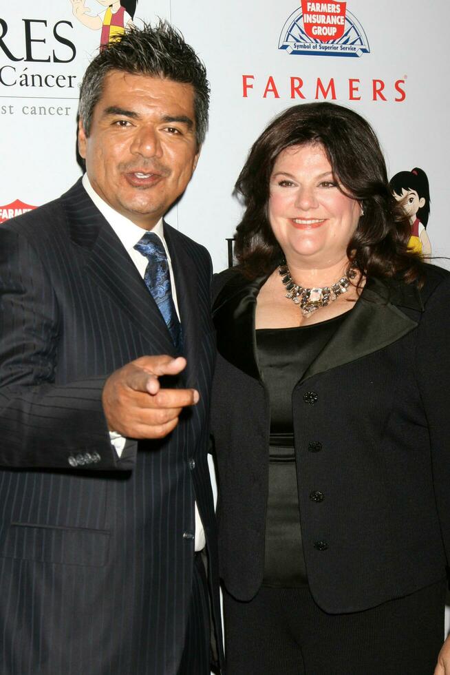 George lopez A chegar às a padres contra el câncer 2008 el sueno de esperanza gala às a grande salão de baile dentro los angeles ca em Outubro 7 2008 foto