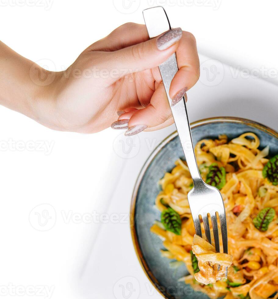 italiano espaguete em garfo fechar acima foto