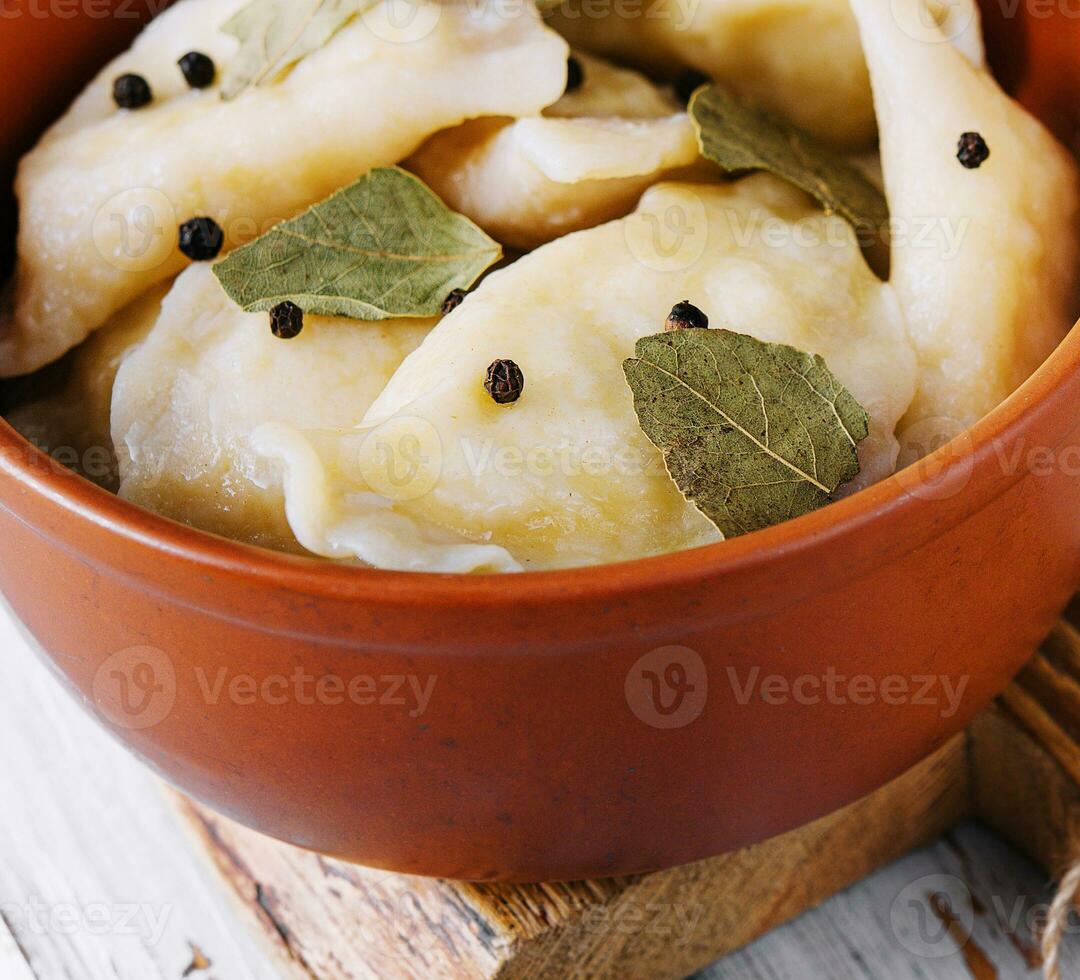 dumplings com Pimenta e baía folha foto