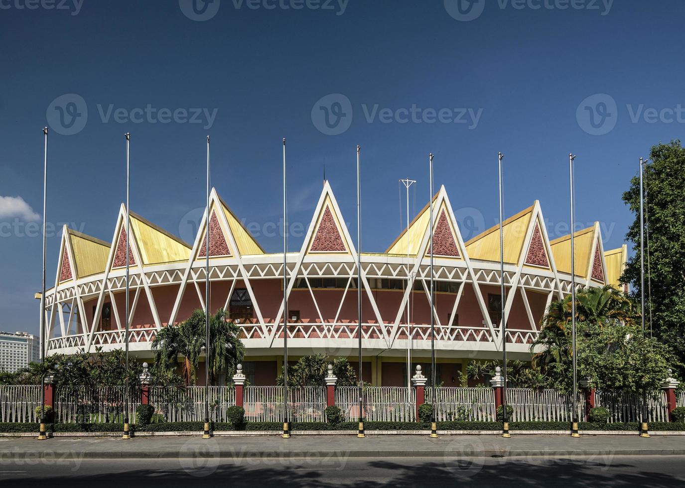 edifício histórico da arquitetura da sala de conferências chaktomuk em Phnom Penh Camboja foto