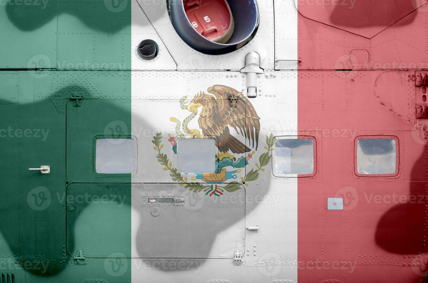 México bandeira retratado em lado parte do militares blindado helicóptero fechar-se. exército forças aeronave conceptual fundo foto