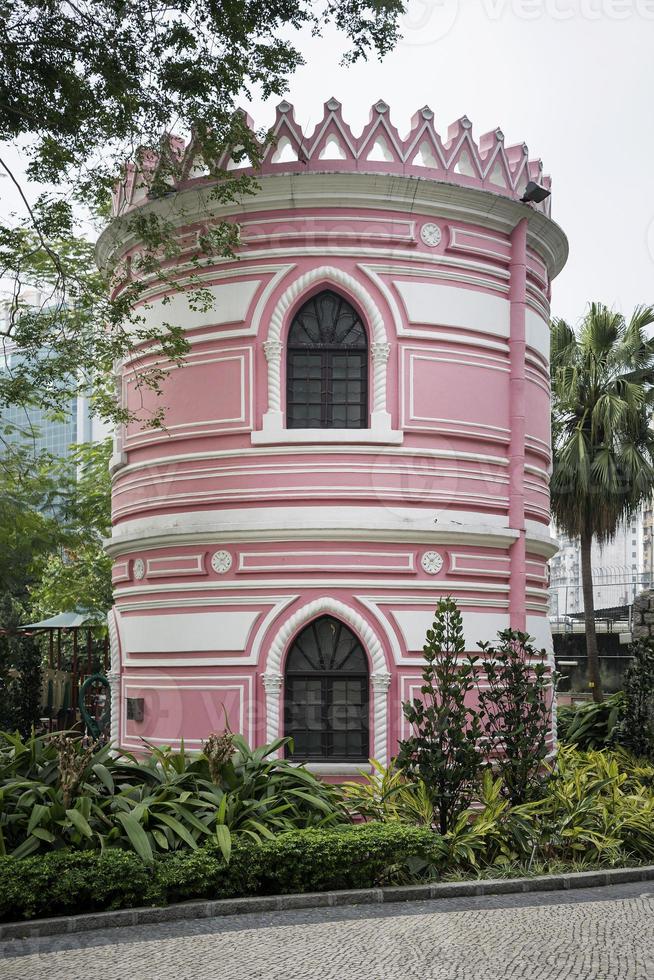 antigo edifício de arquitetura colonial portuguesa no parque macau jardim china foto