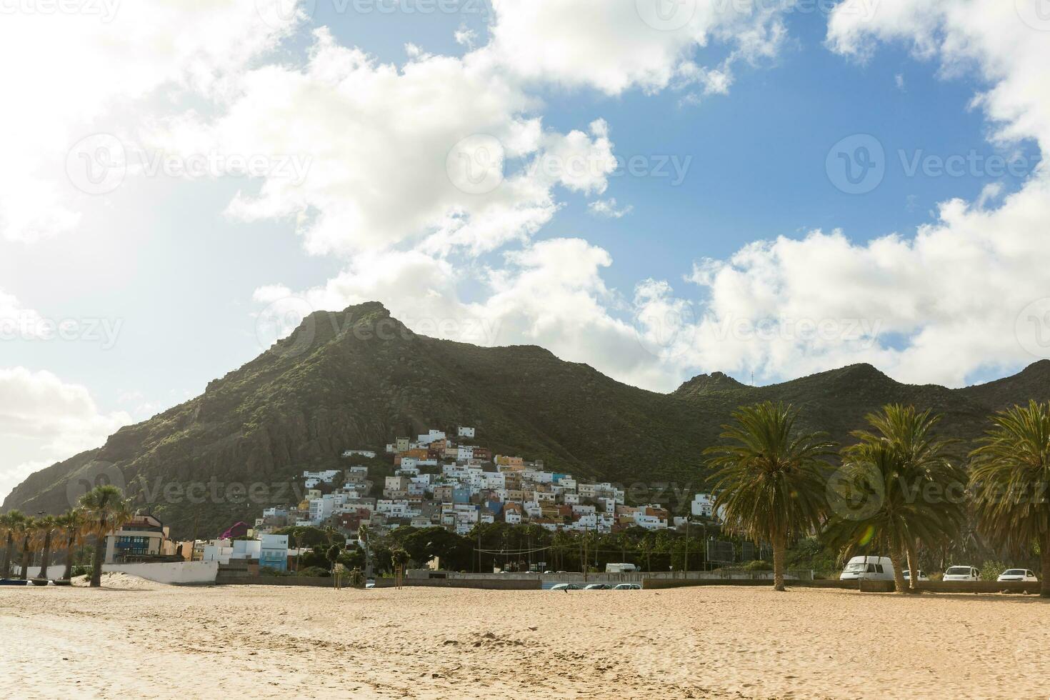 Visão em teresitas de praia perto santa cruz de tenerife em canário ilhas, Espanha. foto