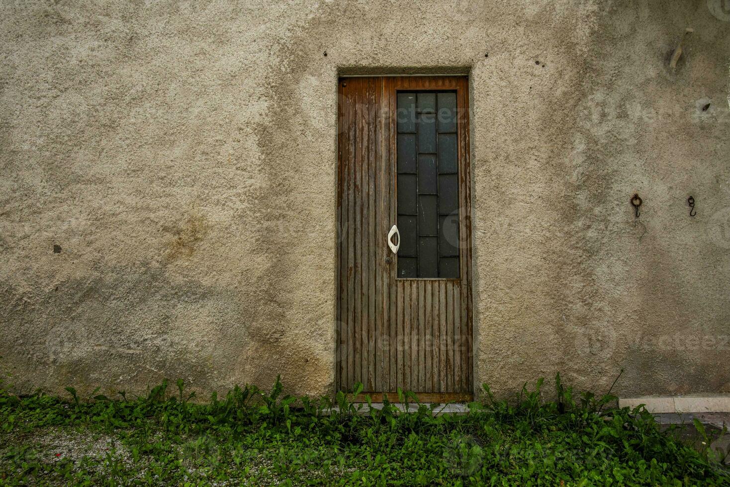 2023 7 30 val Fredda vidro e madeira porta.jpg foto