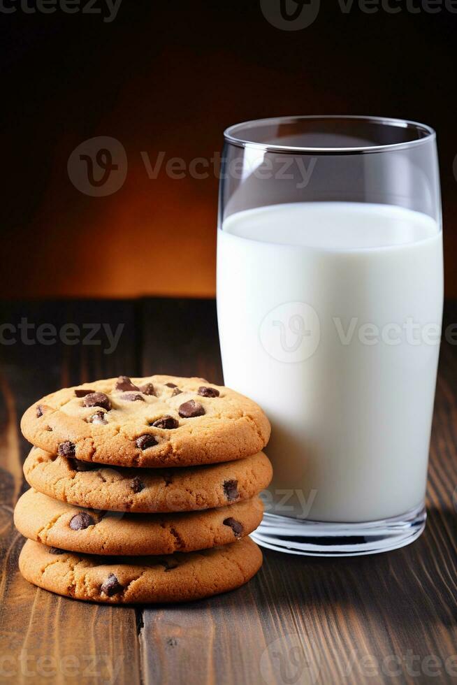 pilha do chocolate lasca biscoitos e vidro do leite em a mesa em Castanho fundo, fechar acima. ai gerado. foto