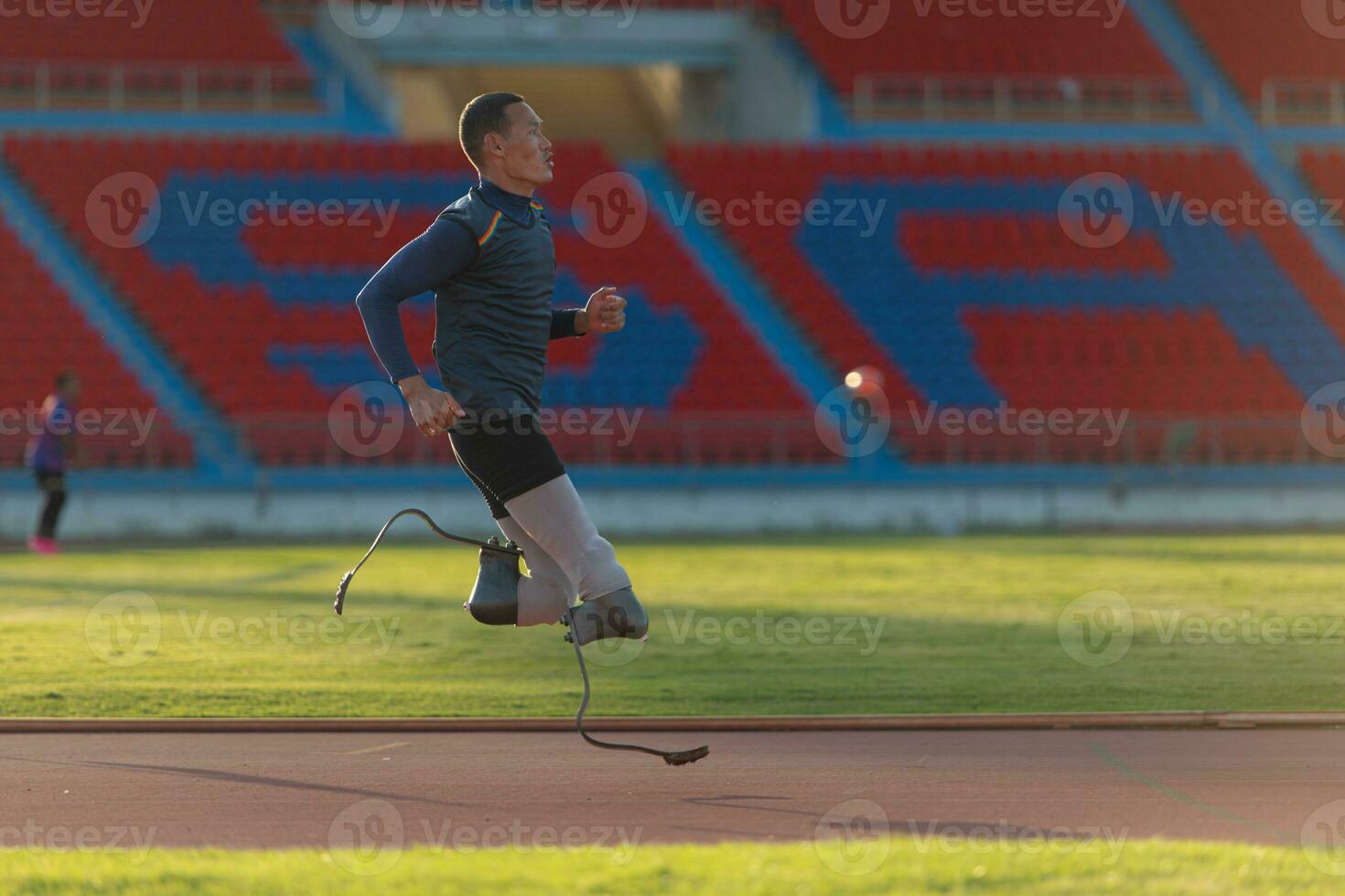 atletas com deficiências quem utilizar corrida lâminas para curto distâncias. corre baixa a corrida acompanhar. foto