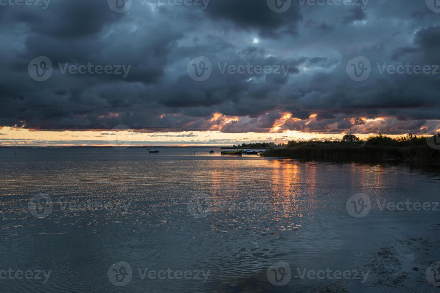 pôr do sol em a baía do disco foto