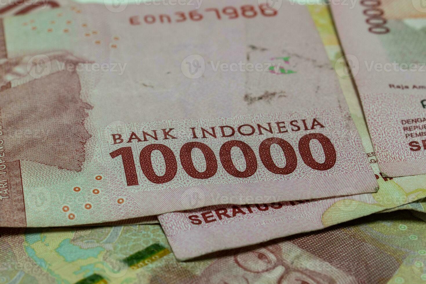 indonésio moeda 1 cem mil rupia foto