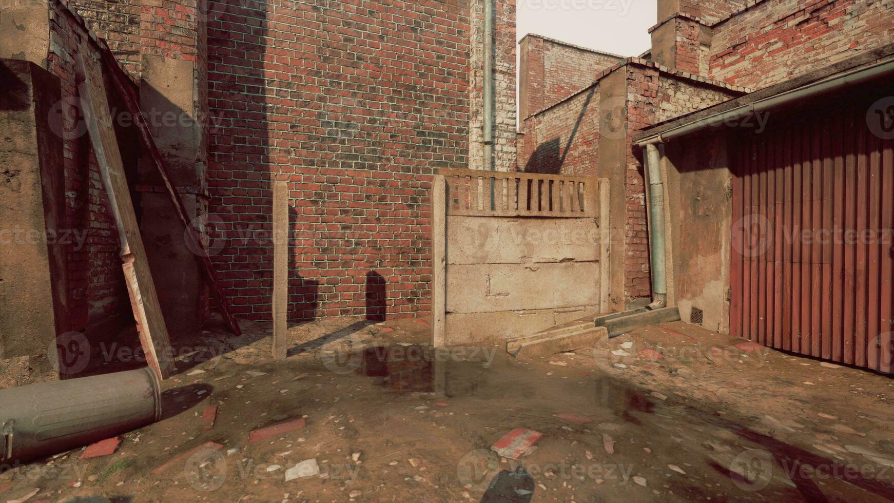 velho abandonado industrial rua Visão com tijolo fachadas foto