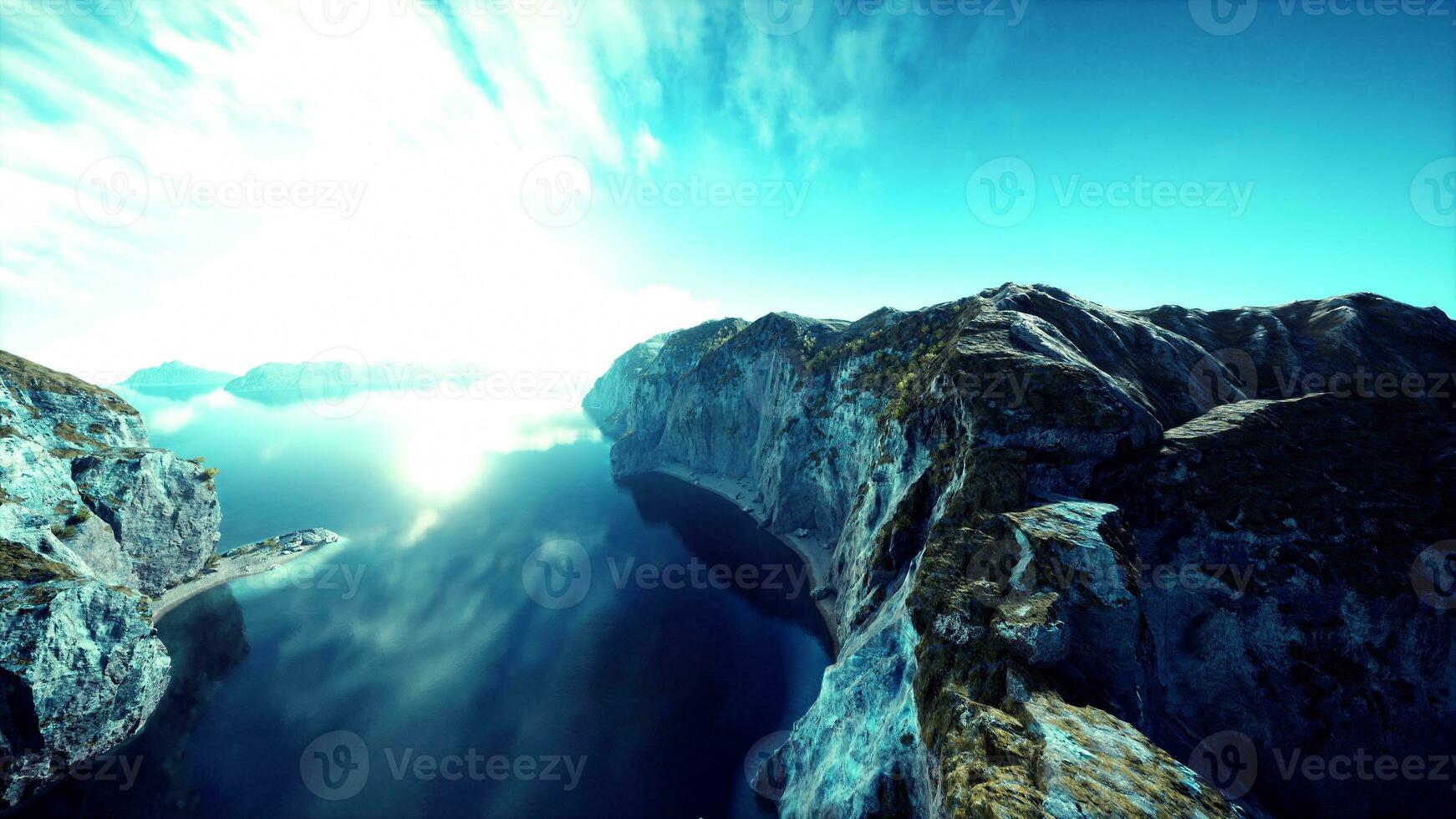 lofoten é uma cadeia do ilhas longe norte em a costa do Noruega foto