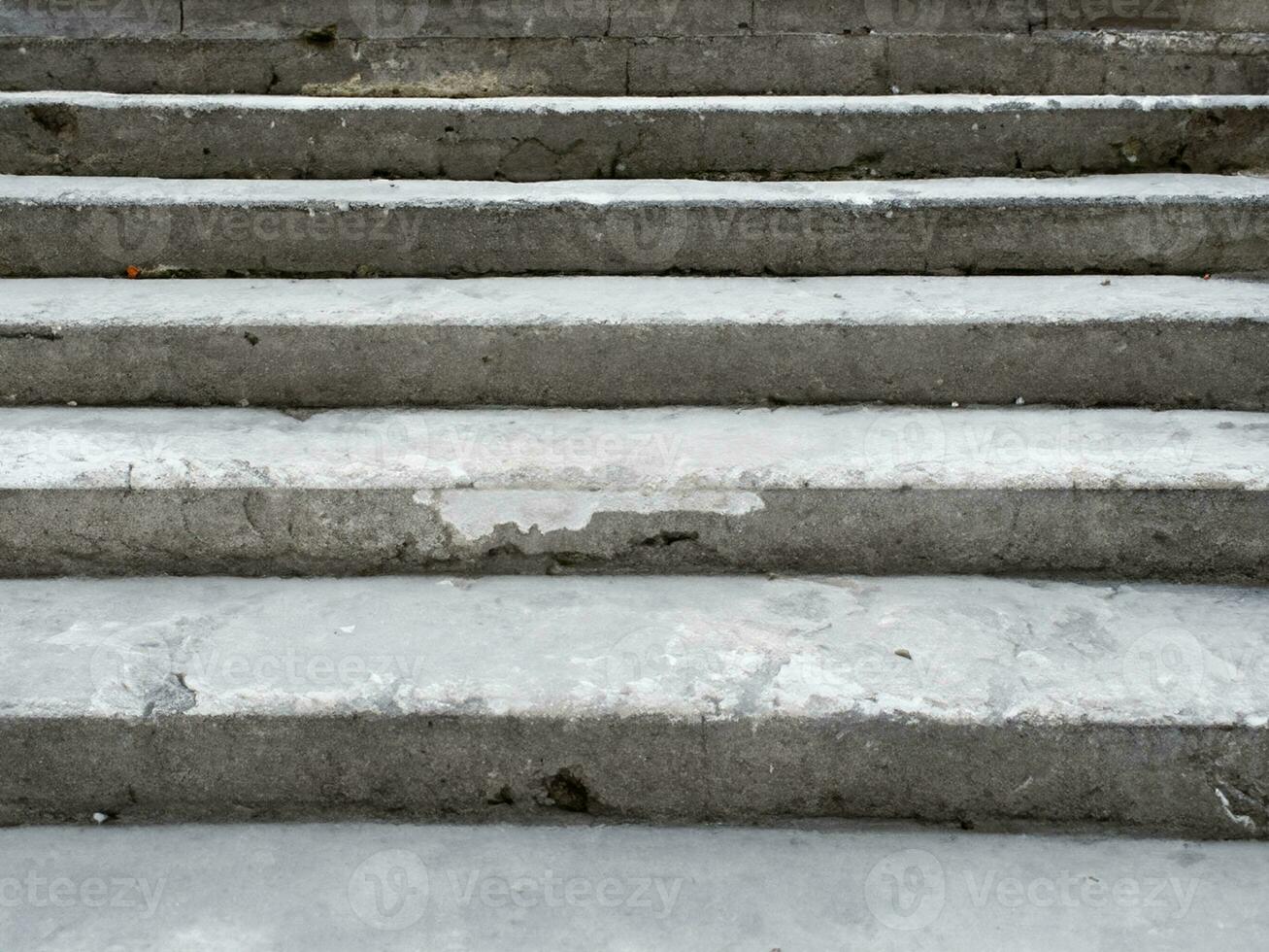 velho concreto escadas dentro uma cidade parque foto