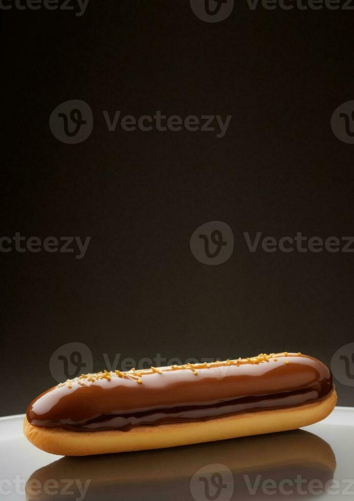 ai gerado vertical bandeira, clássico eclair derramado com chocolate em uma Sombrio fundo, espaço para texto foto