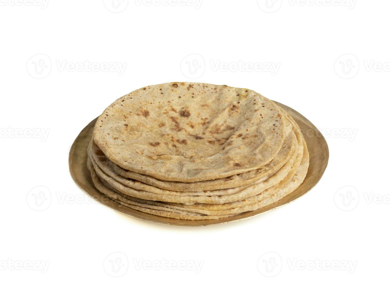 indiano tradicional cozinha chapati Além disso conhecer Como roti, fulka, parata, indiano pão, pão sírio, todo trigo plano pão, chapathi, trigo plano pão, chapatti, Chappathi ou kulcha em branco fundo foto