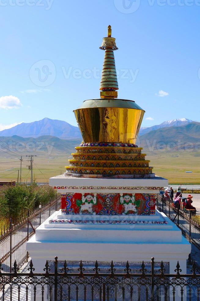 monastério budista tibetano arou da templo em qinghai china. foto