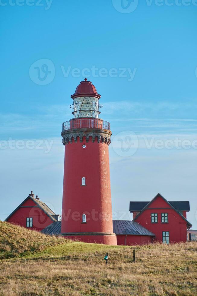 vermelho farol às a dinamarquês costa chamado bovbjerg fyr foto