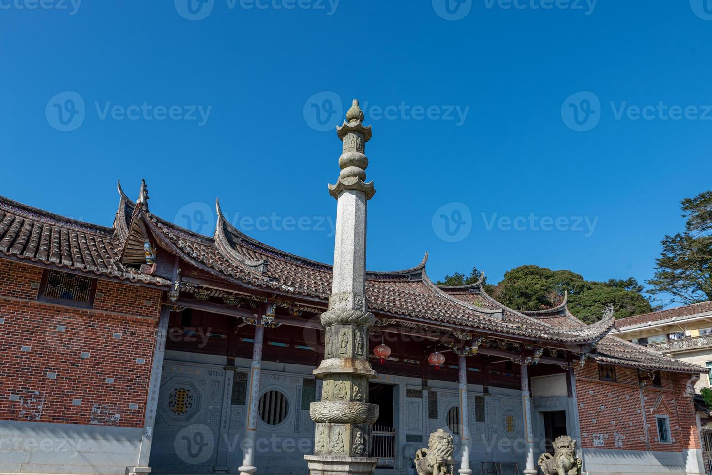 a aparência geral dos templos budistas tradicionais chineses foto