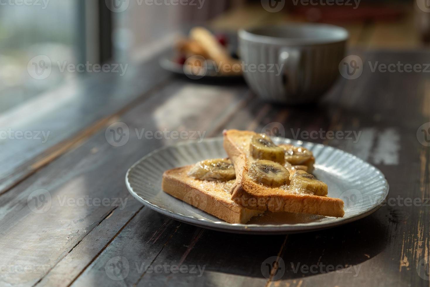 hora do chá da tarde chá preto com pão foto