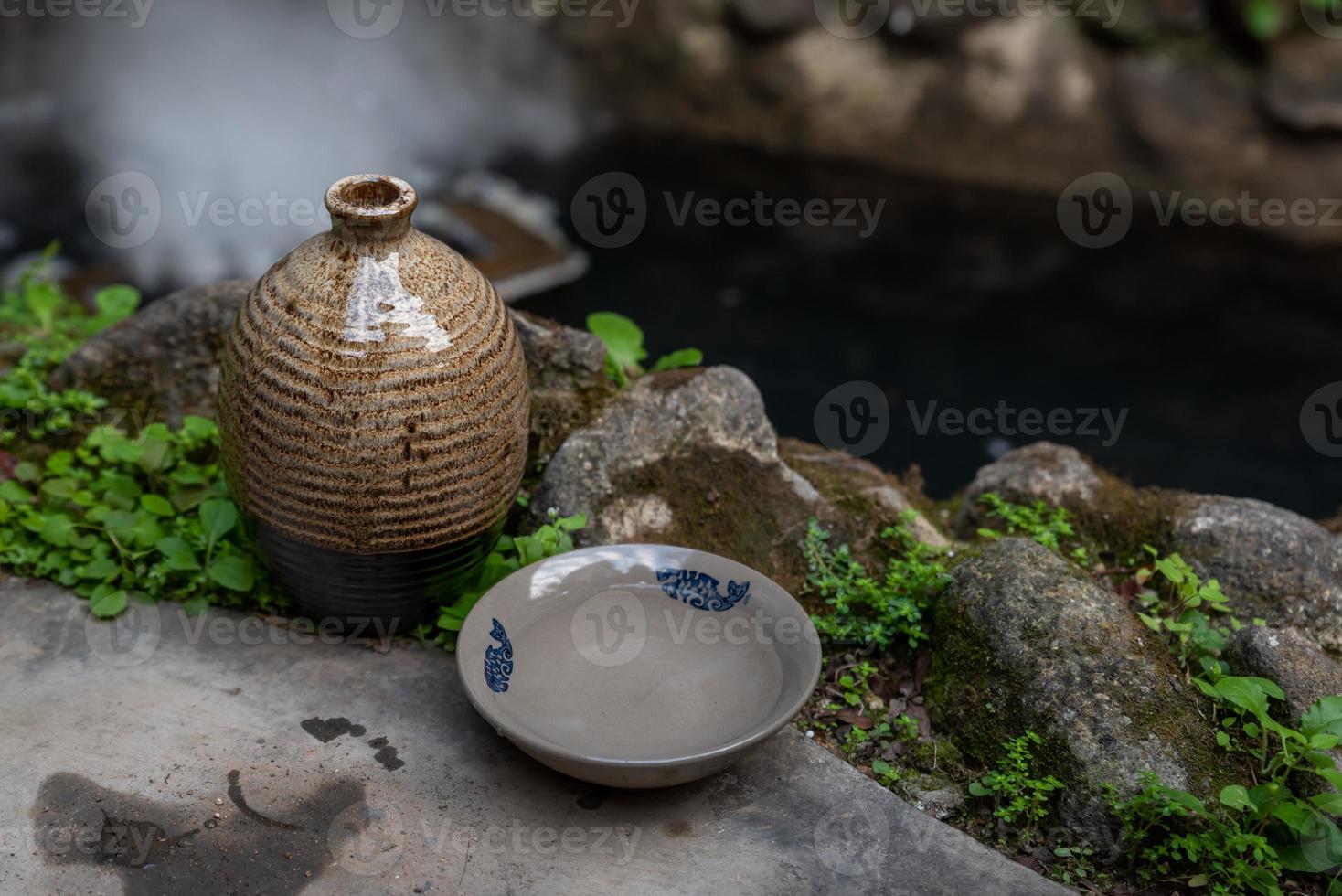 utensílios e tigelas para cerâmica de vinho chinês foto