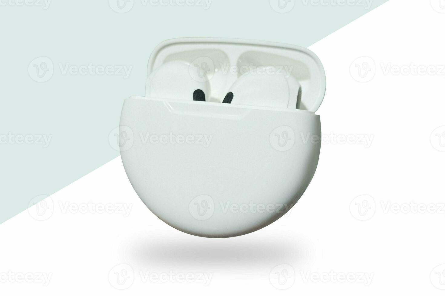 3d sem fio fones de ouvido estão branco em uma simples e elegante à moda fundo. foto