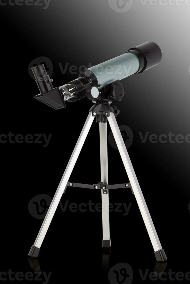 moderno telescópio isolado foto