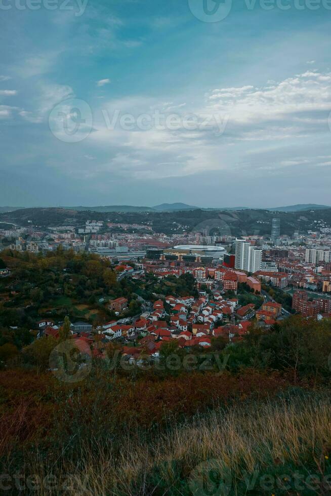 aéreo Visão do Bilbao cidade, basco país, Espanha. viagem destino foto