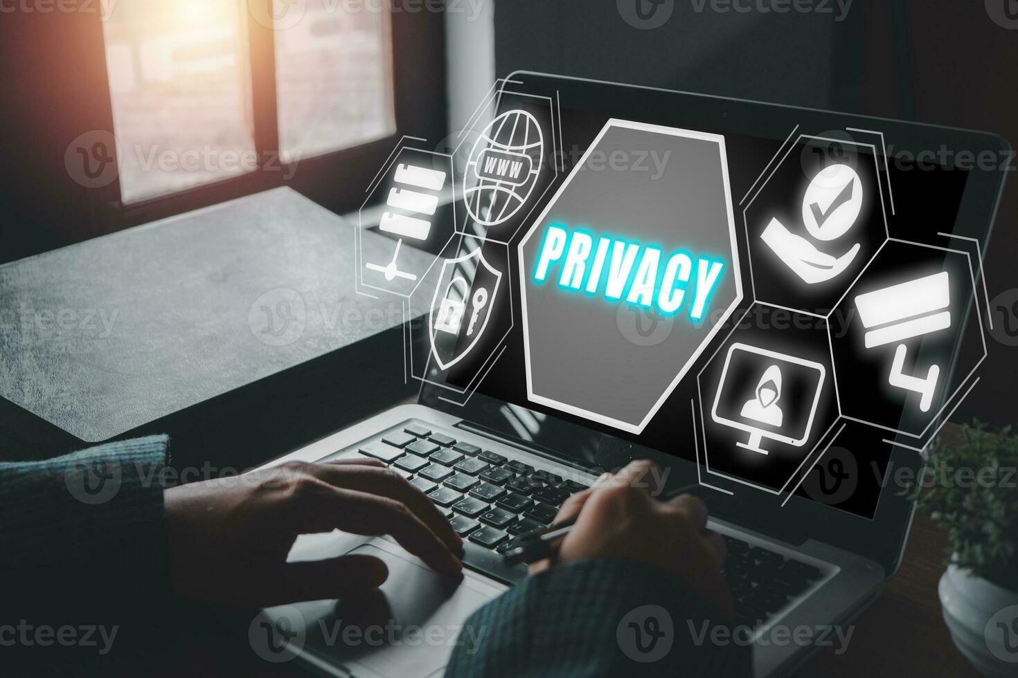 privacidade conceito, o negócio mulher usando computador portátil computador em escritório escrivaninha com privacidade ícone em virtual tela, cyber segurança, dados proteção, dados gerenciamento, cíber segurança. foto