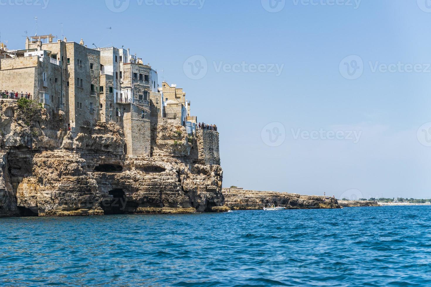 polignano uma égua vista do mar foto