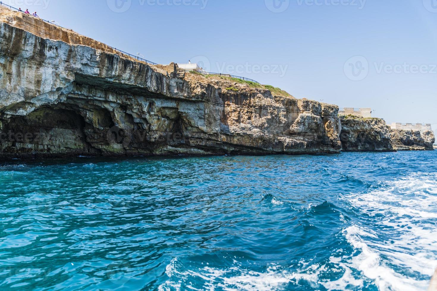 polignano uma égua vista do mar foto