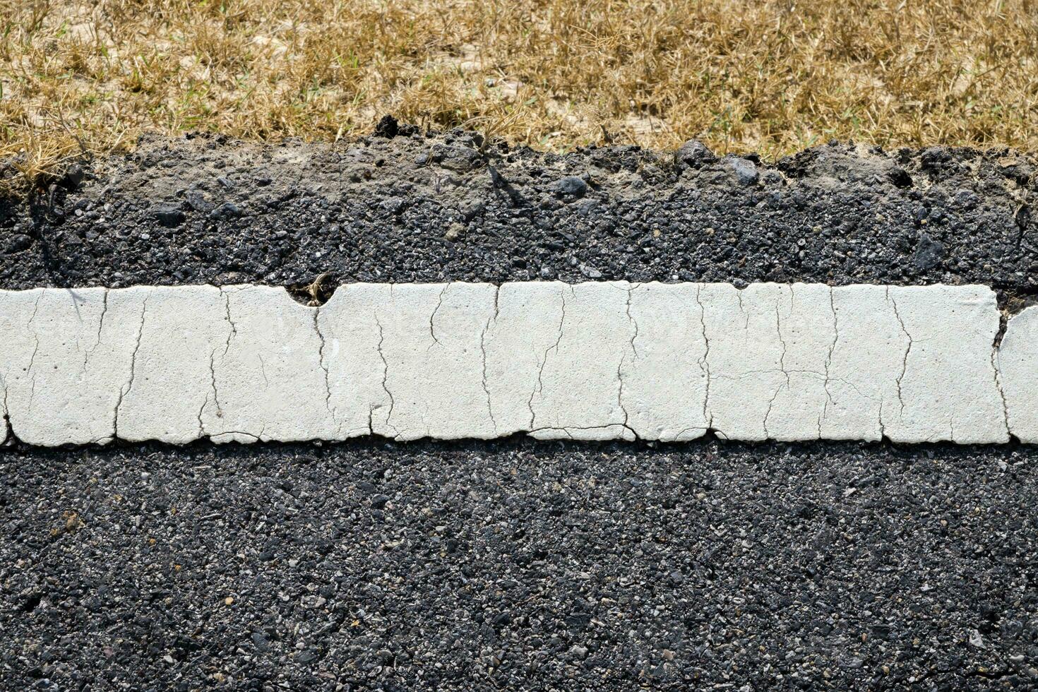 asfalto com branco estrada linha foto