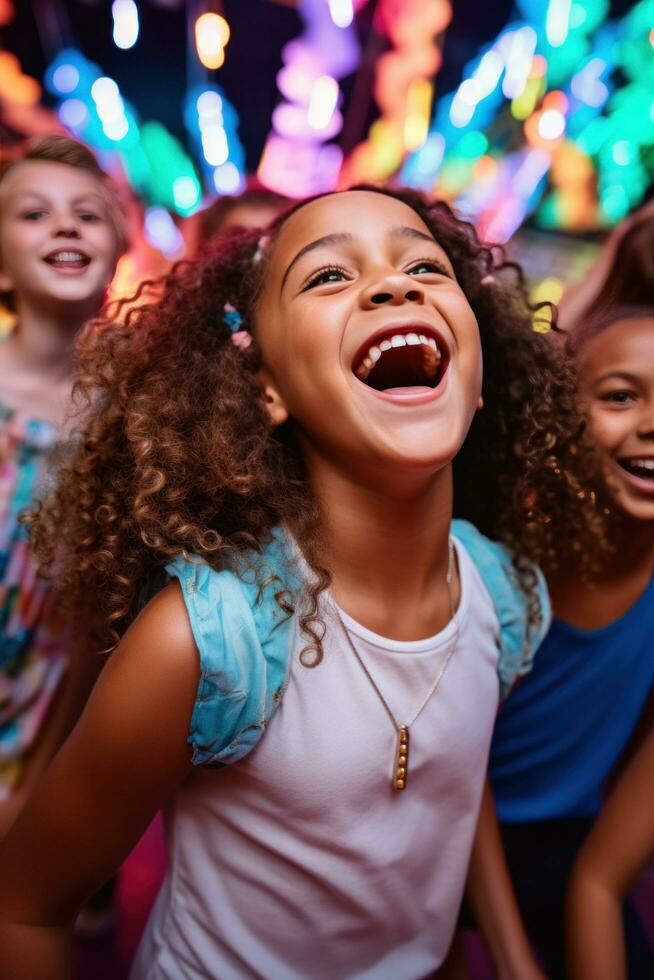 ai gerado Diversão e brincalhão foto do crianças dançando e cantando ao longo para seus favorito festa melodias