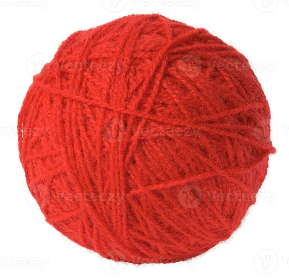 bola do vermelho lã fio em isolado fundo, fio para tricô foto