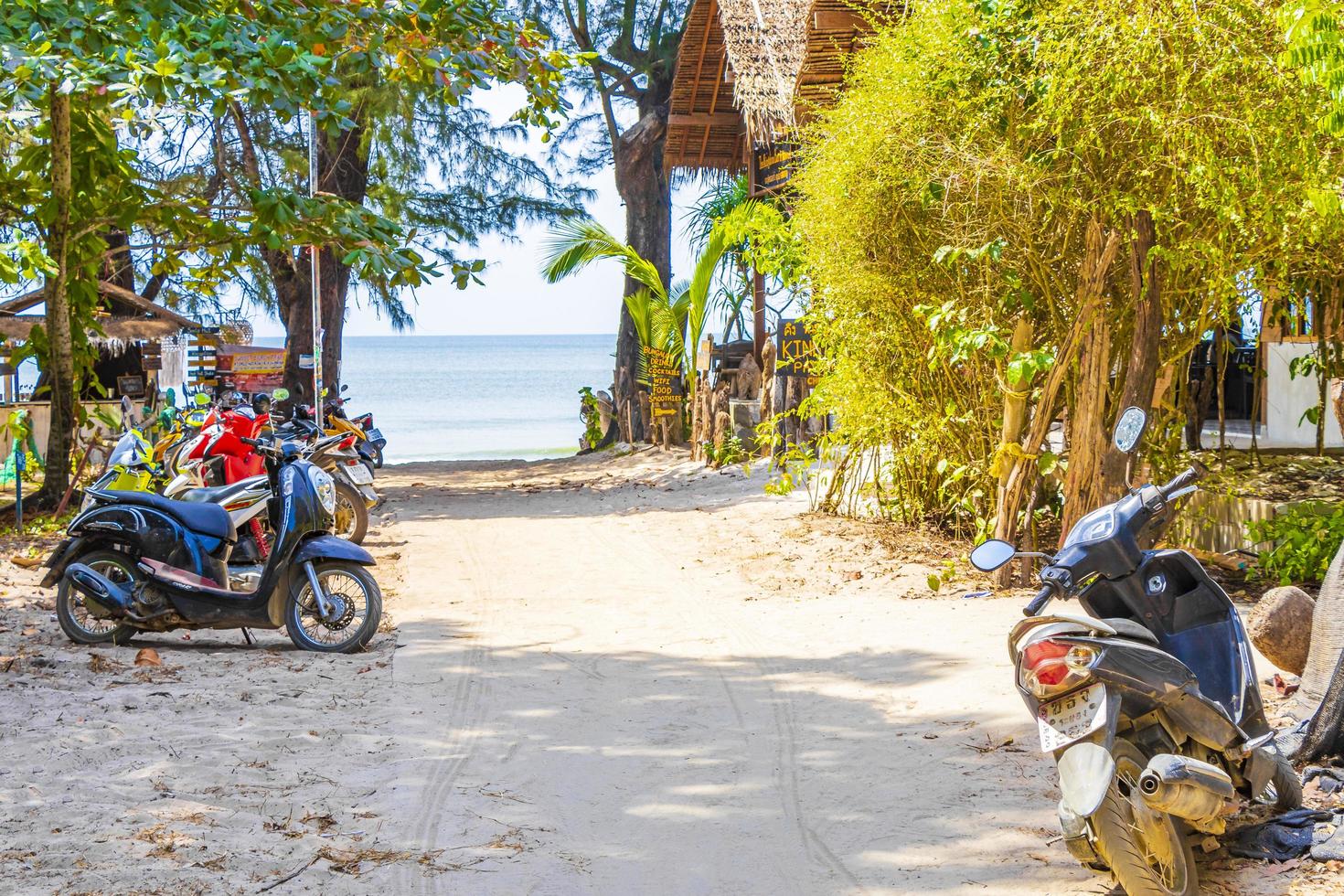 aow yai beach na ilha koh phayam, tailândia, 2020 foto