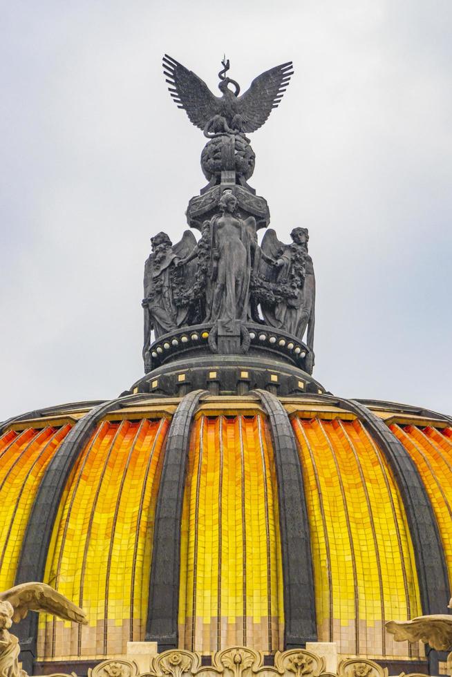 o palácio de belas artes da cidade do méxico foto