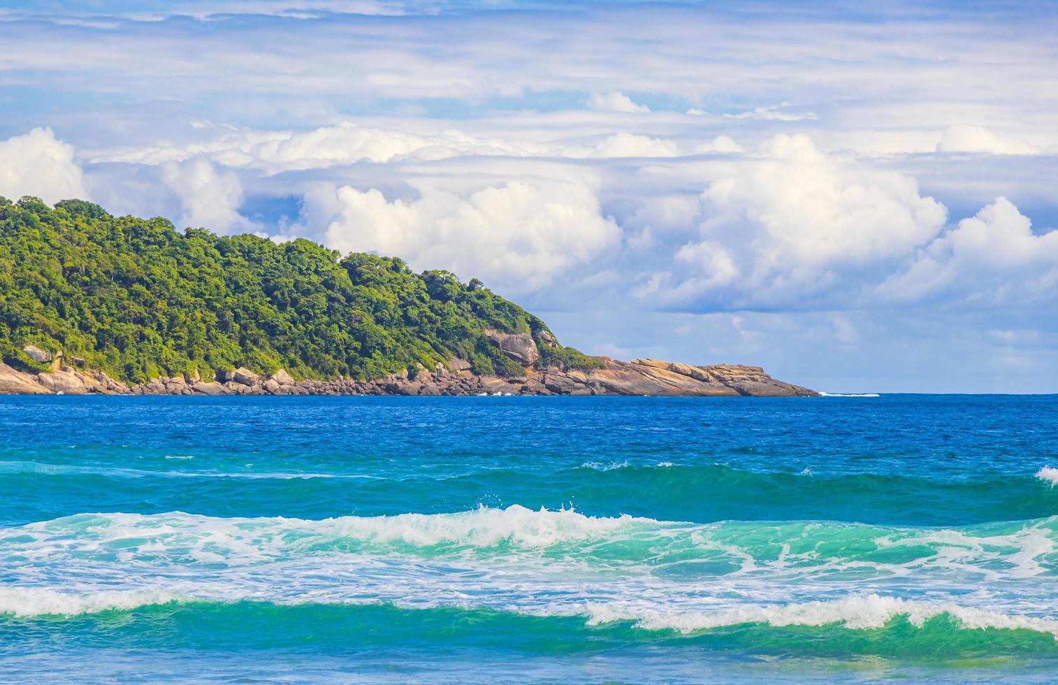 praia lopes mendes na ilha tropical ilha grande brasil. foto