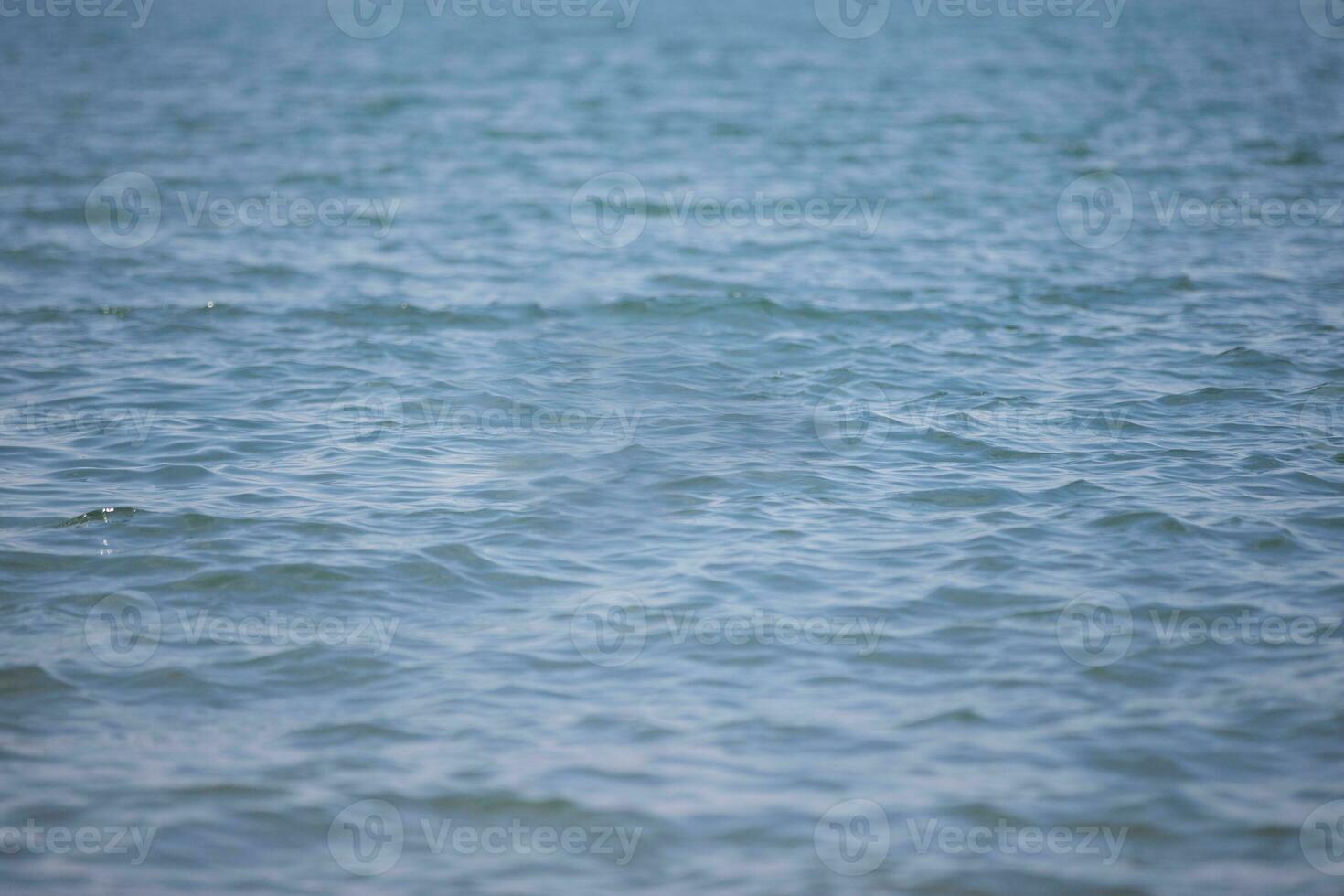 azul luz mar água textura com leve aceno. foto
