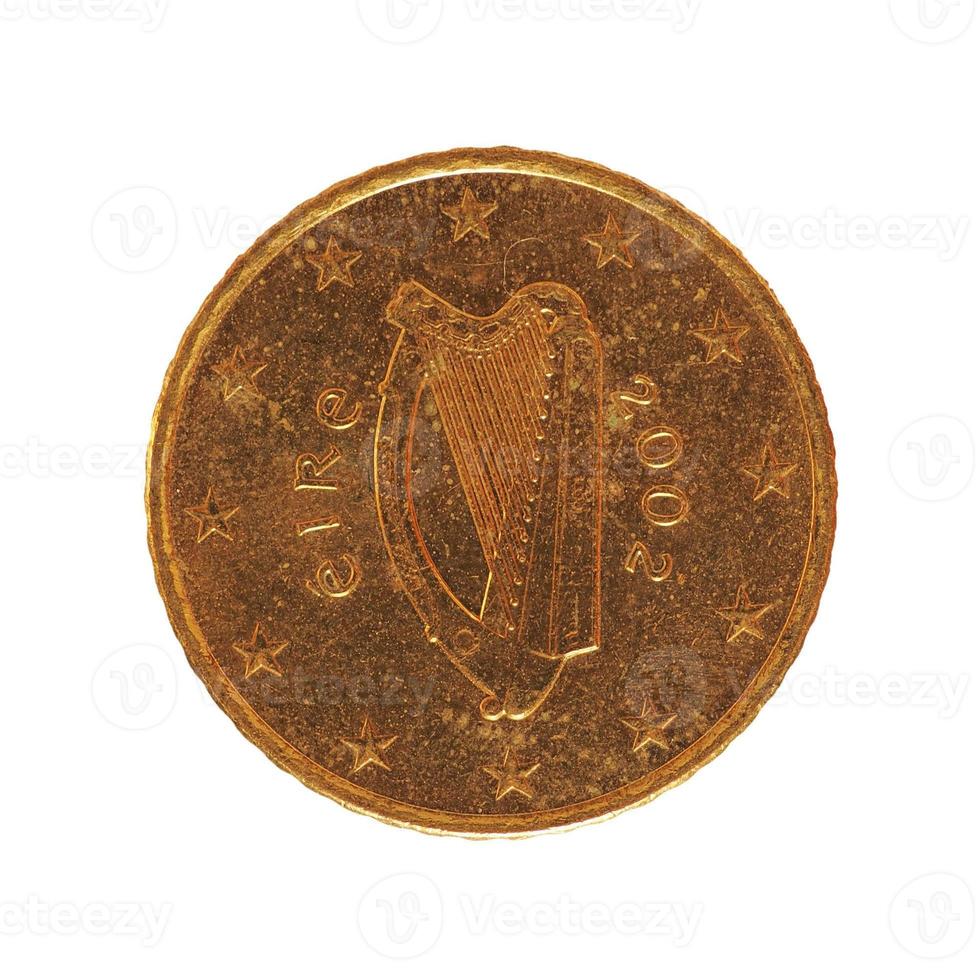 Moeda de 50 centavos, união europeia, irlanda isolada sobre o branco foto