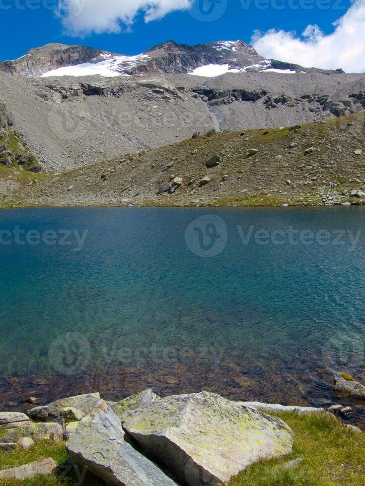 uma azul céu com nuvens foto