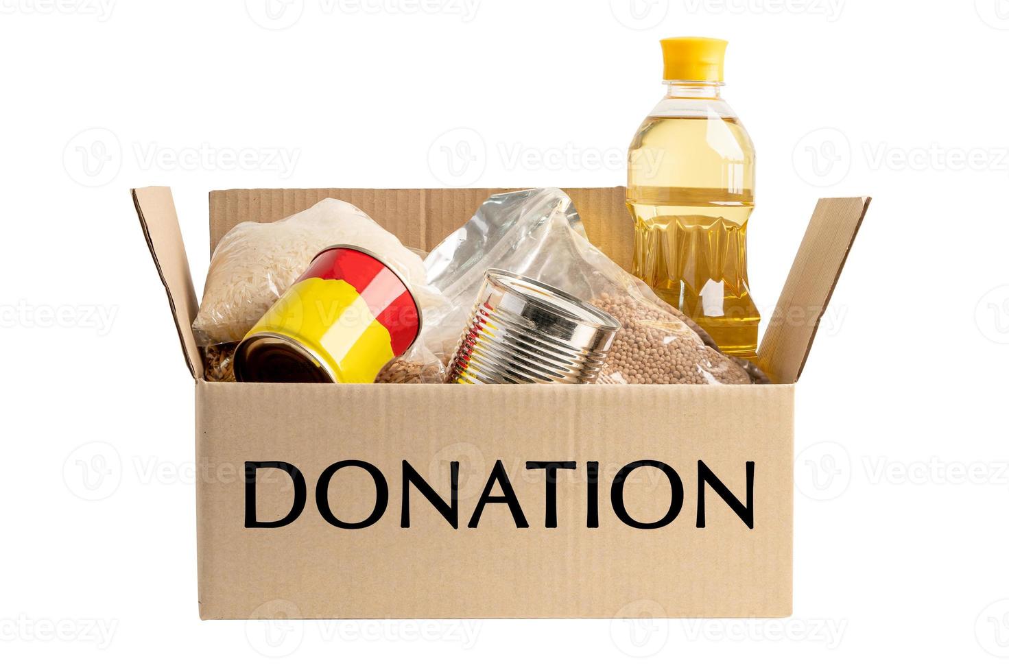 caixa de doação ajuda alimentar para pessoas pobres no mundo isolado no fundo branco com traçado de recorte. foto