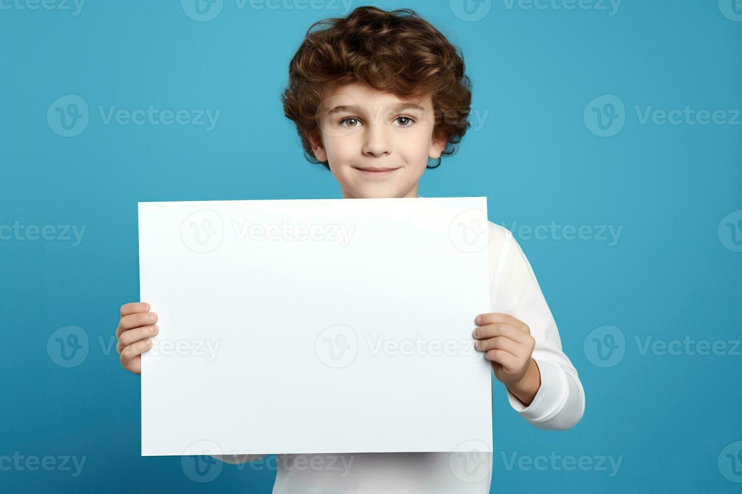 ai gerado pequeno Garoto segurando uma em branco branco Folha do papel foto