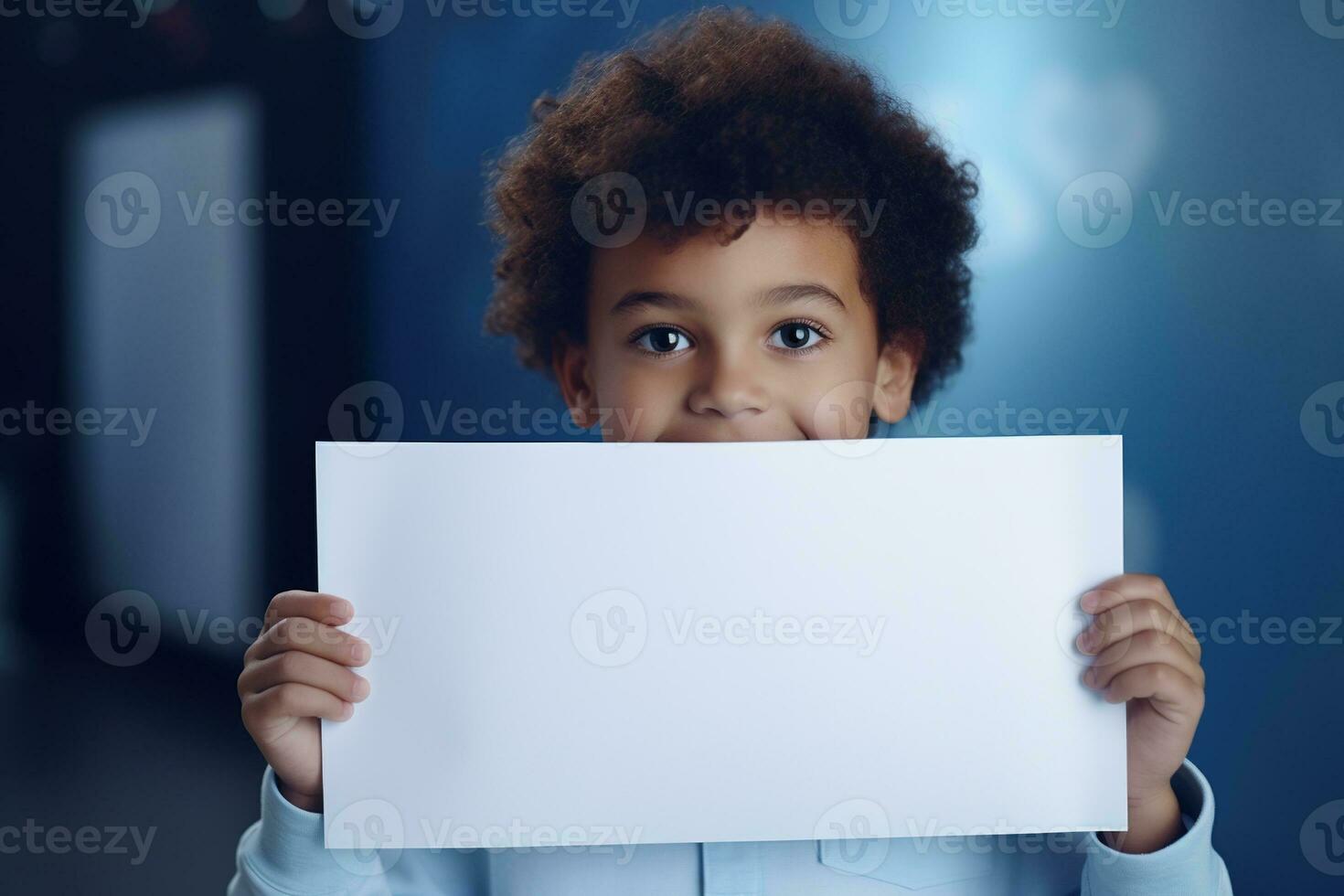 ai gerado pequeno Garoto segurando uma em branco branco Folha do papel foto