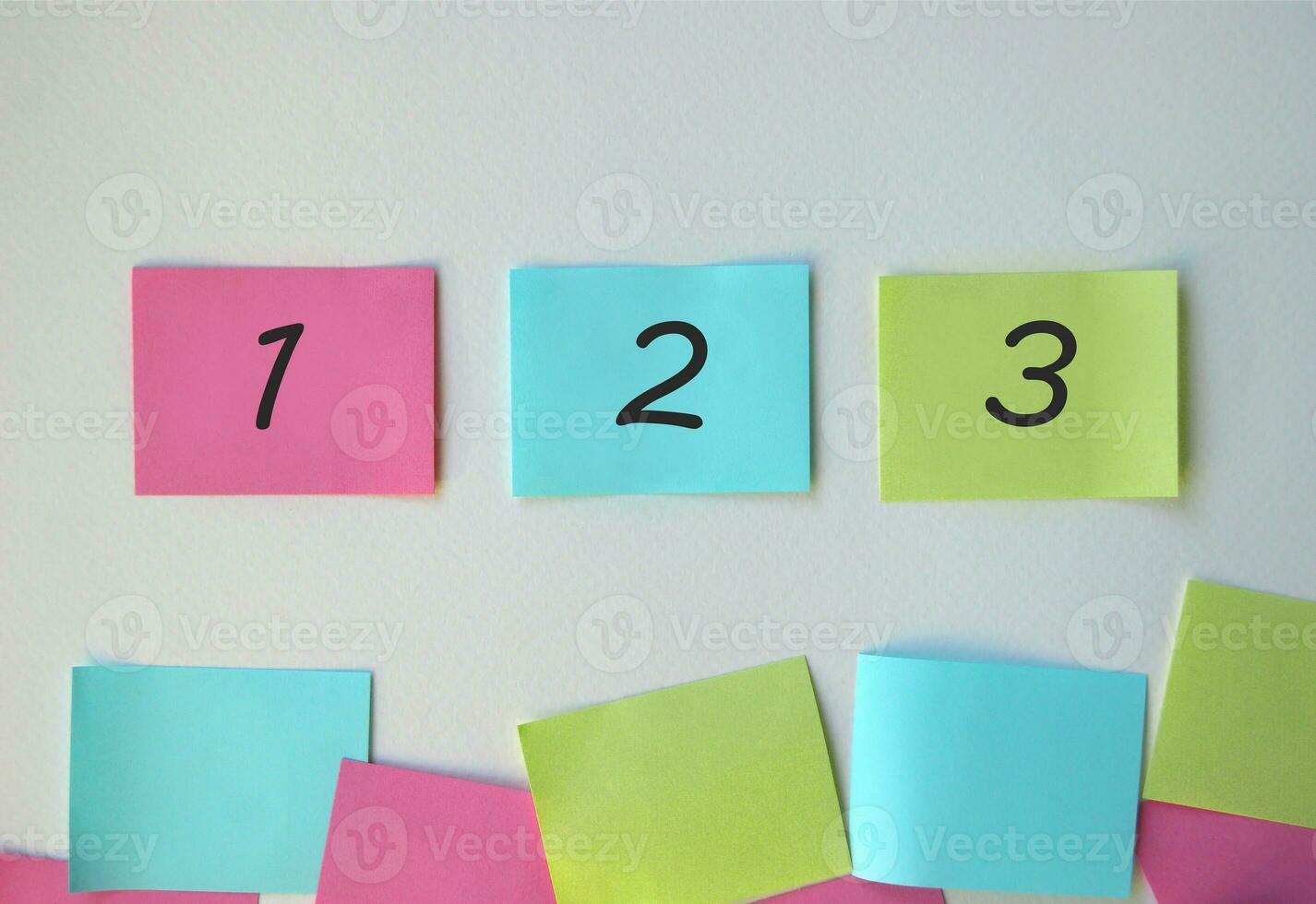 opção 1, 2, 3 em multicolorido escritório adesivos. foto