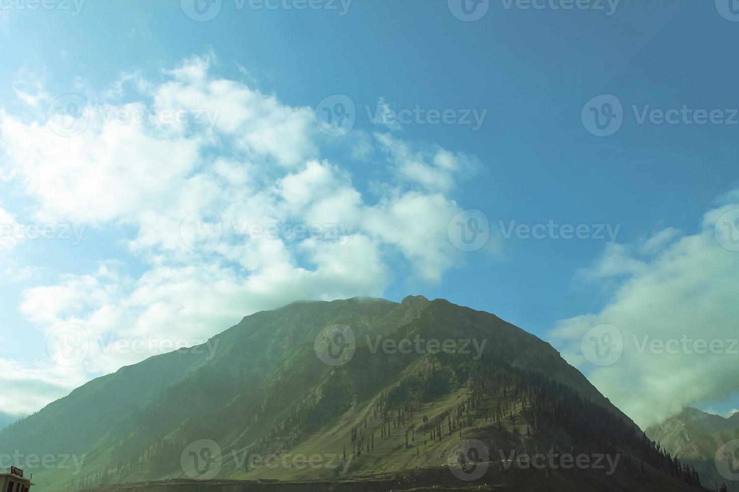 belo paisagismo das montanhas foto