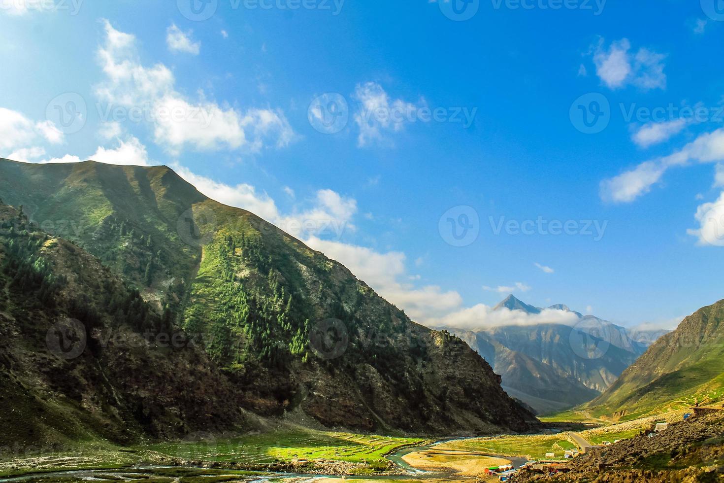 bela paisagem vista das montanhas foto