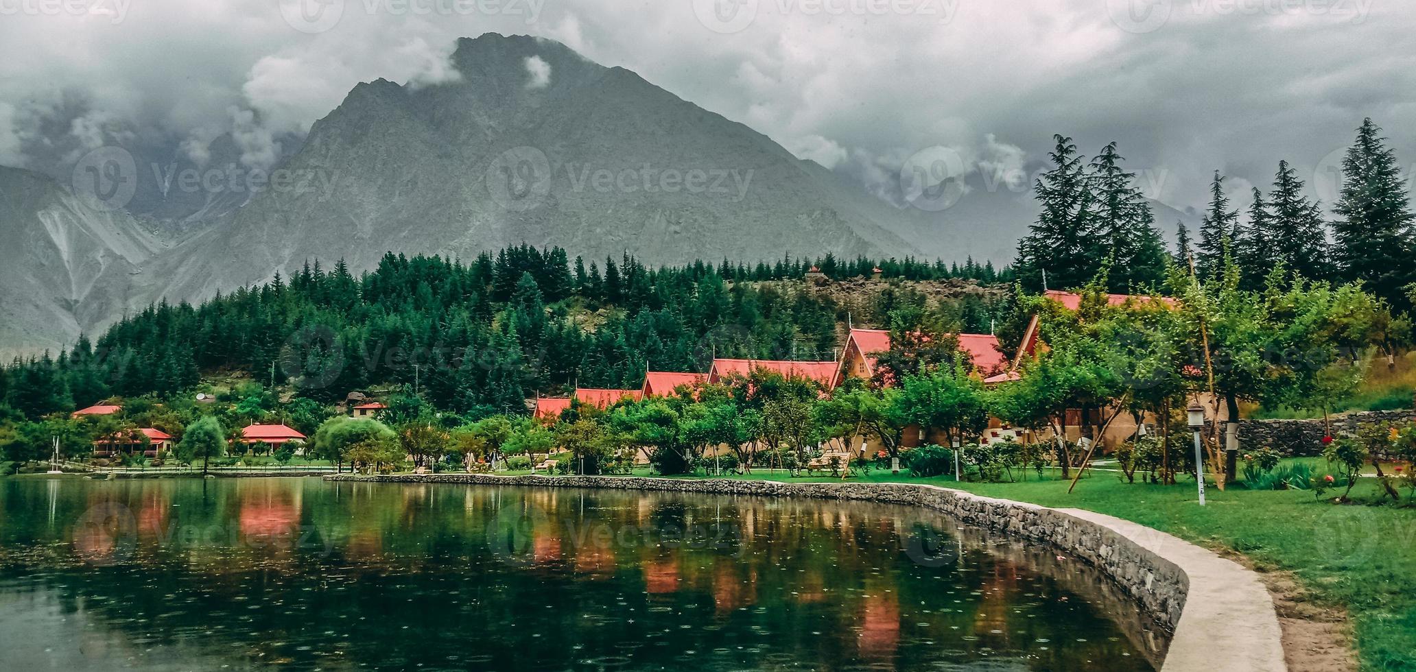 lago shangrila e resorts foto