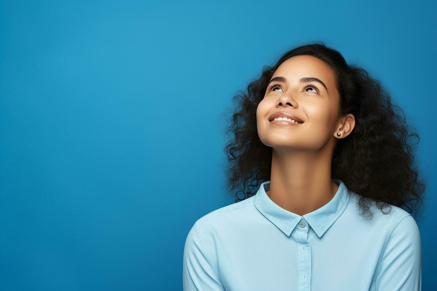 ai gerado uma jovem feliz mulher e pensando em isolado fundo generativo ai foto