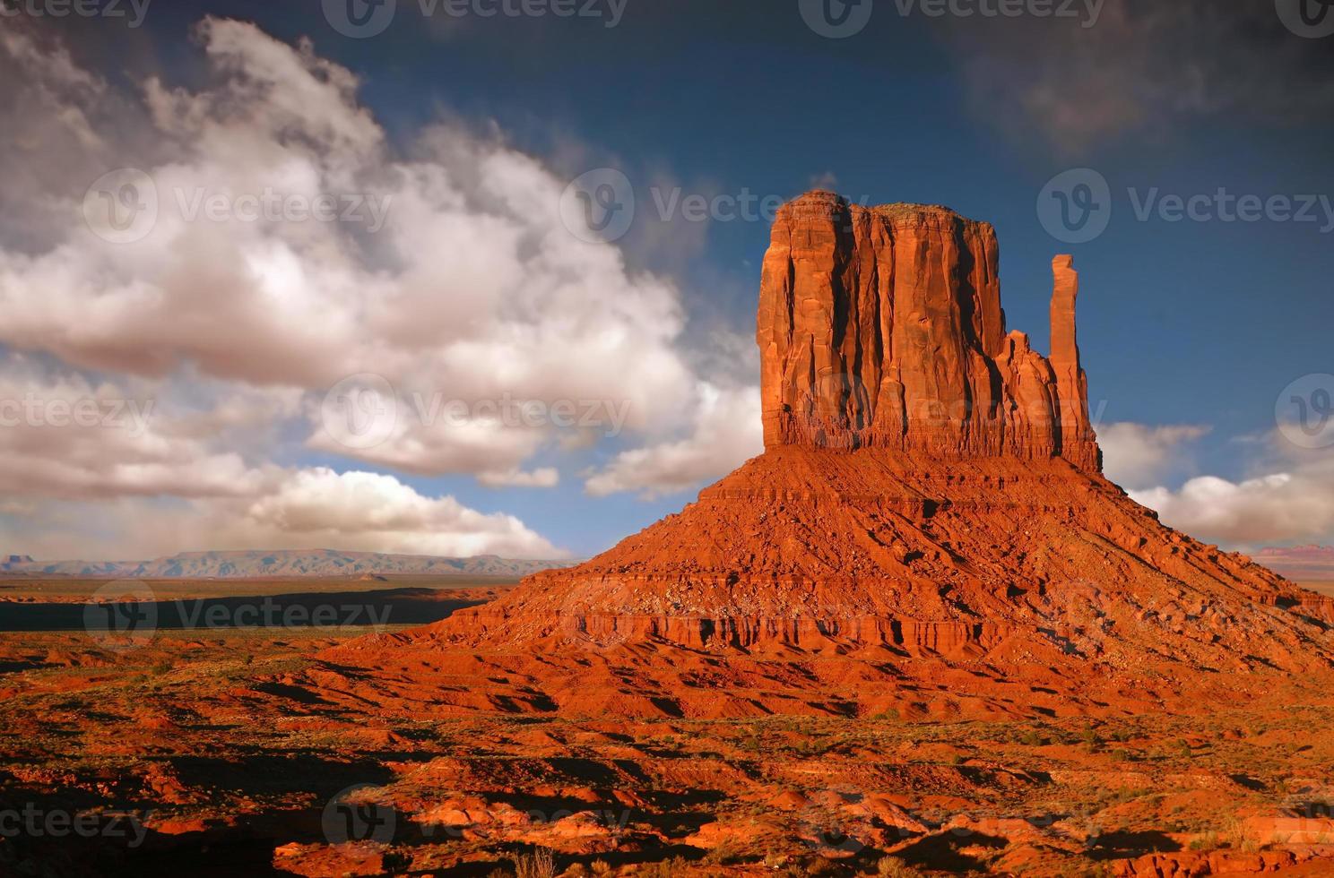 butte in monument valley, nação navajo, arizona foto