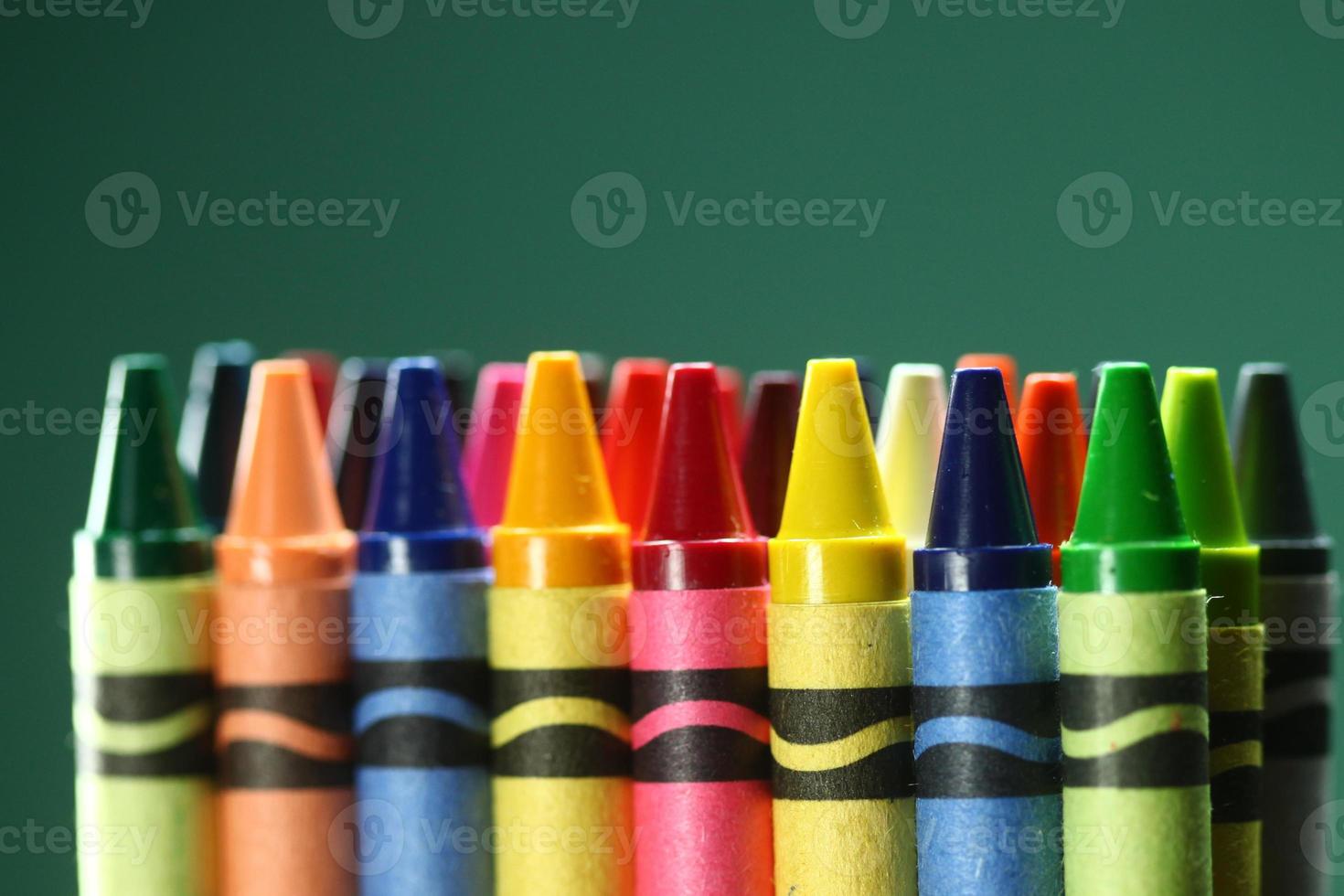 de volta às aulas fornece lápis de cor foto