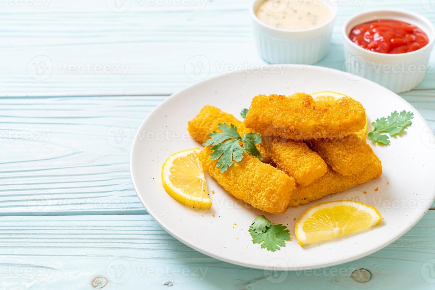 picadinho de peixe frito ou batata frita de peixe foto