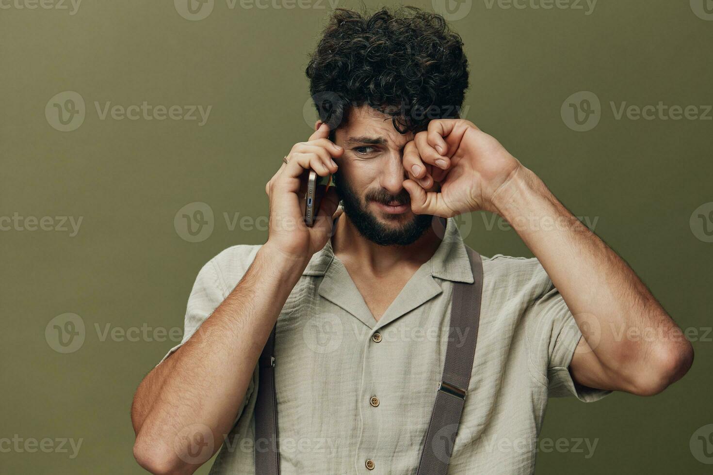 homem Preto pessoa masculino conceito alegre fundo retrato Móvel estilo de vida face cara adulto olhando foto