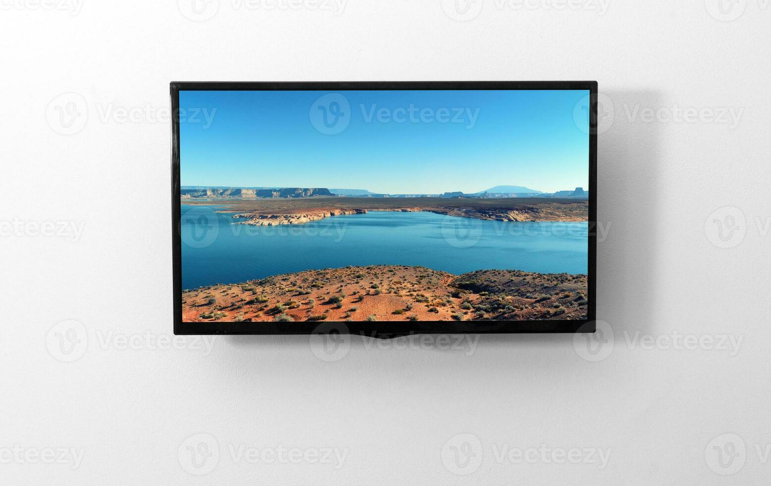 televisão monitor em a parede foto